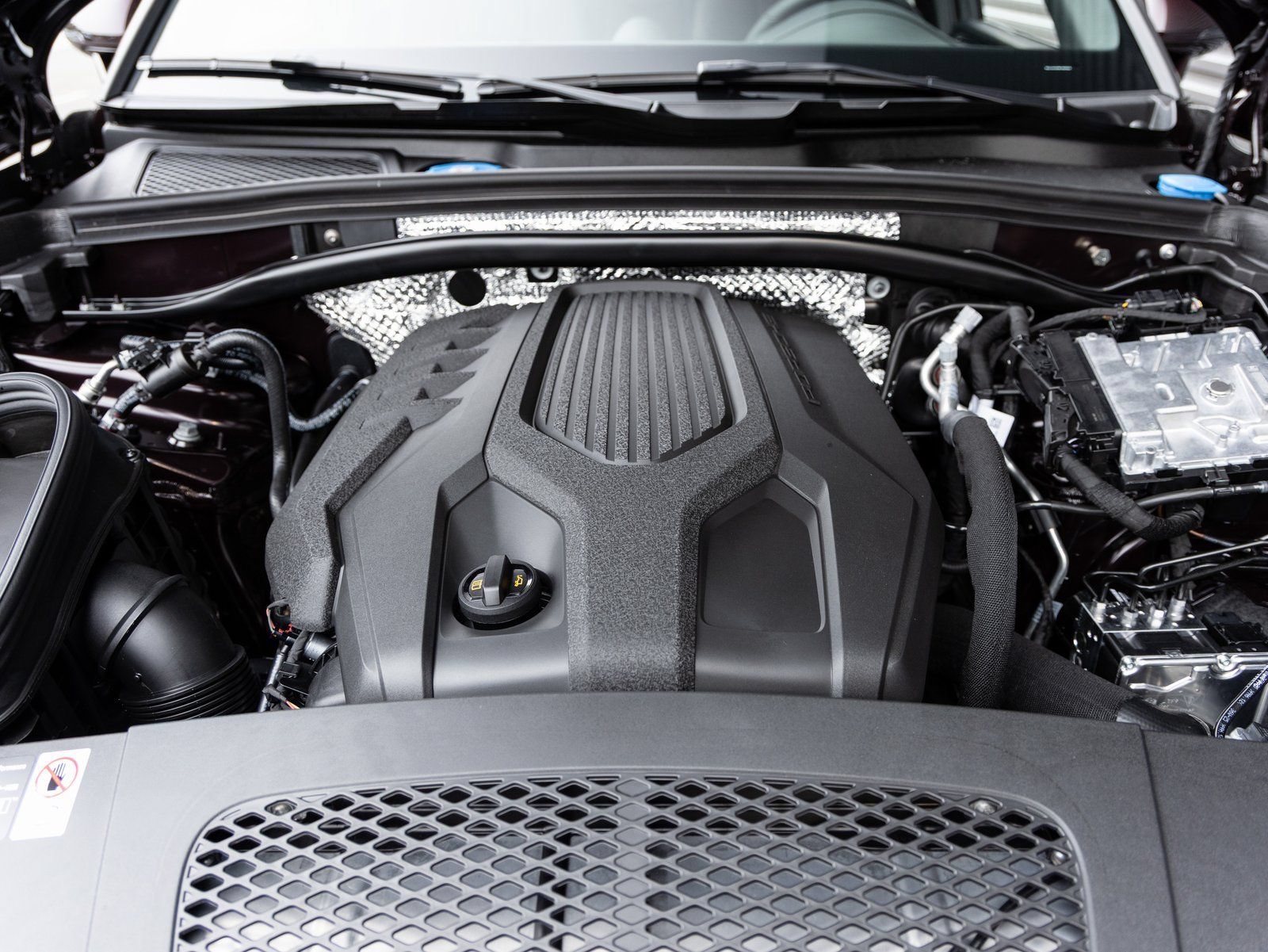 Certified 2026 Porsche Macan AWD/4WD image 36