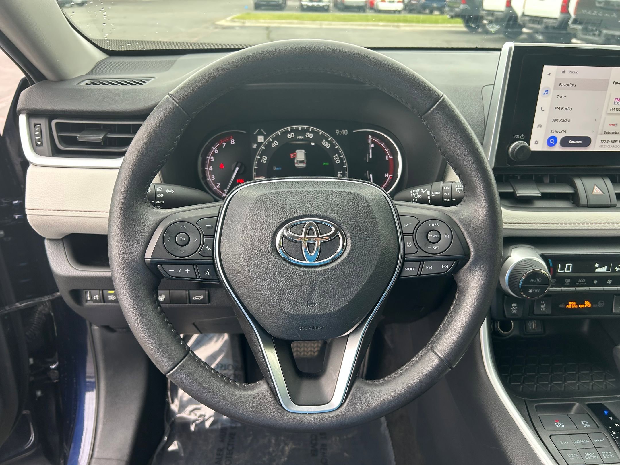 Used 2023 Toyota RAV4 XLE w/ Convenience Package AWD/4WD image 12