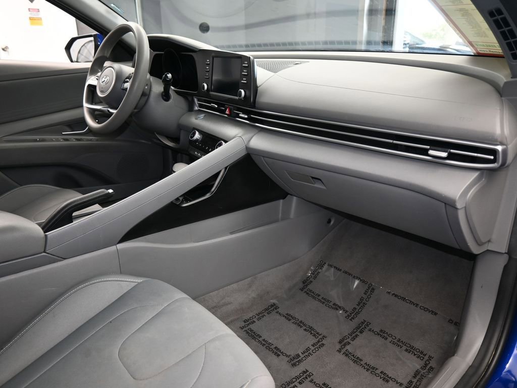 Used 2023 Hyundai Elantra SEL image 45