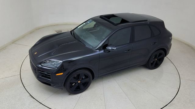 Used 2025 Porsche Cayenne w/ Premium Package image 80