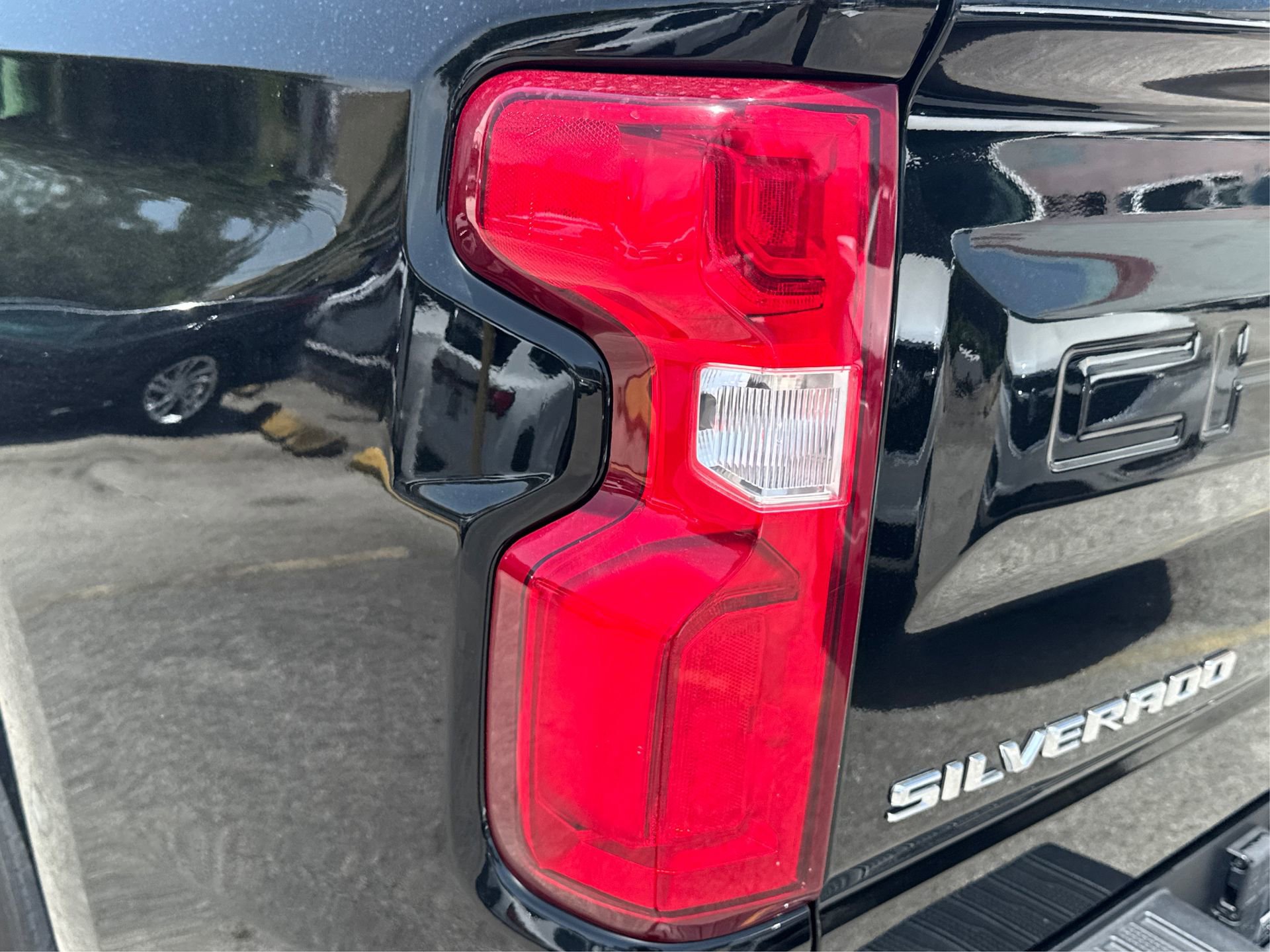 Used 2023 Chevrolet Silverado 1500 High Country w/ Technology Package image 17