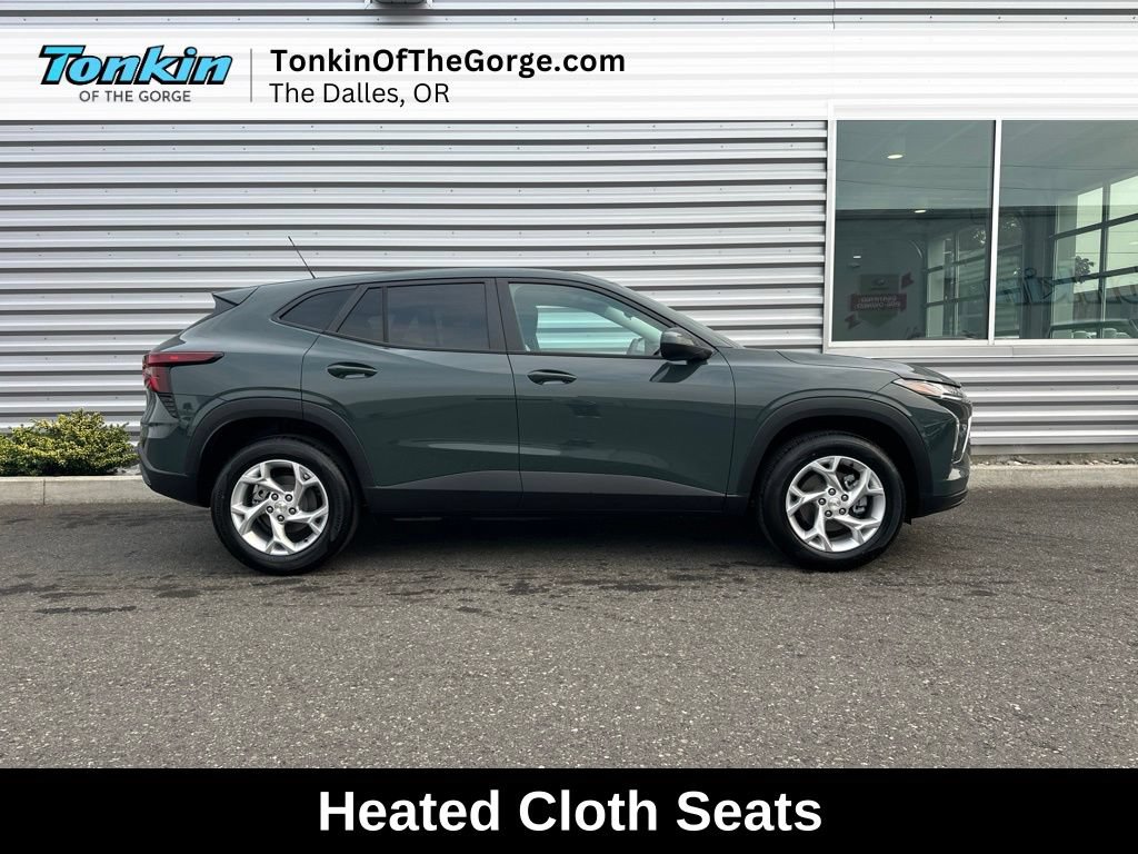 New 2026 Chevrolet Trax LS w/ LS Convenience Package FWD image 2