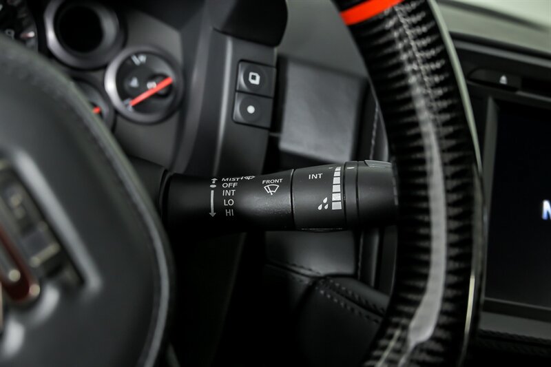 Used 2018 Nissan GT-R Premium AWD/4WD image 32