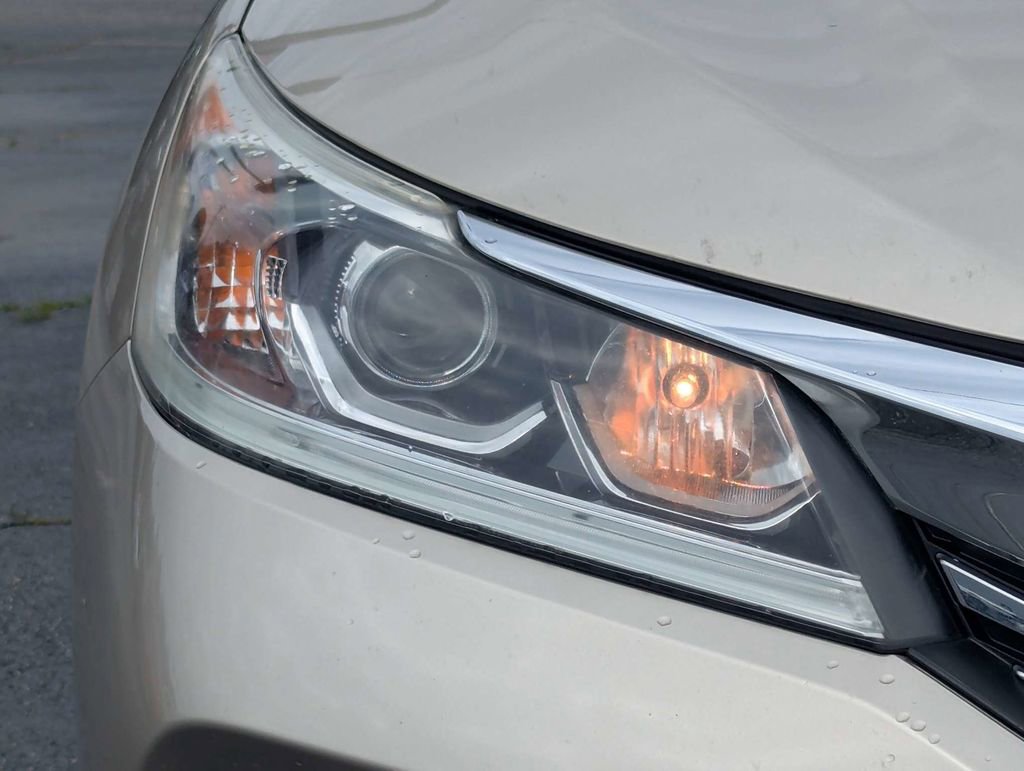 Used 2016 Honda Accord LX image 10