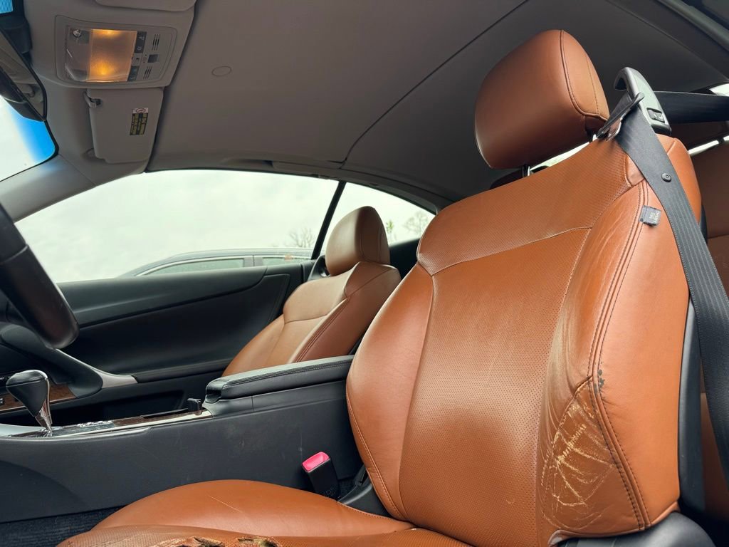 Used 2011 Lexus IS 250C w/ Luxury Pkg RWD image 5