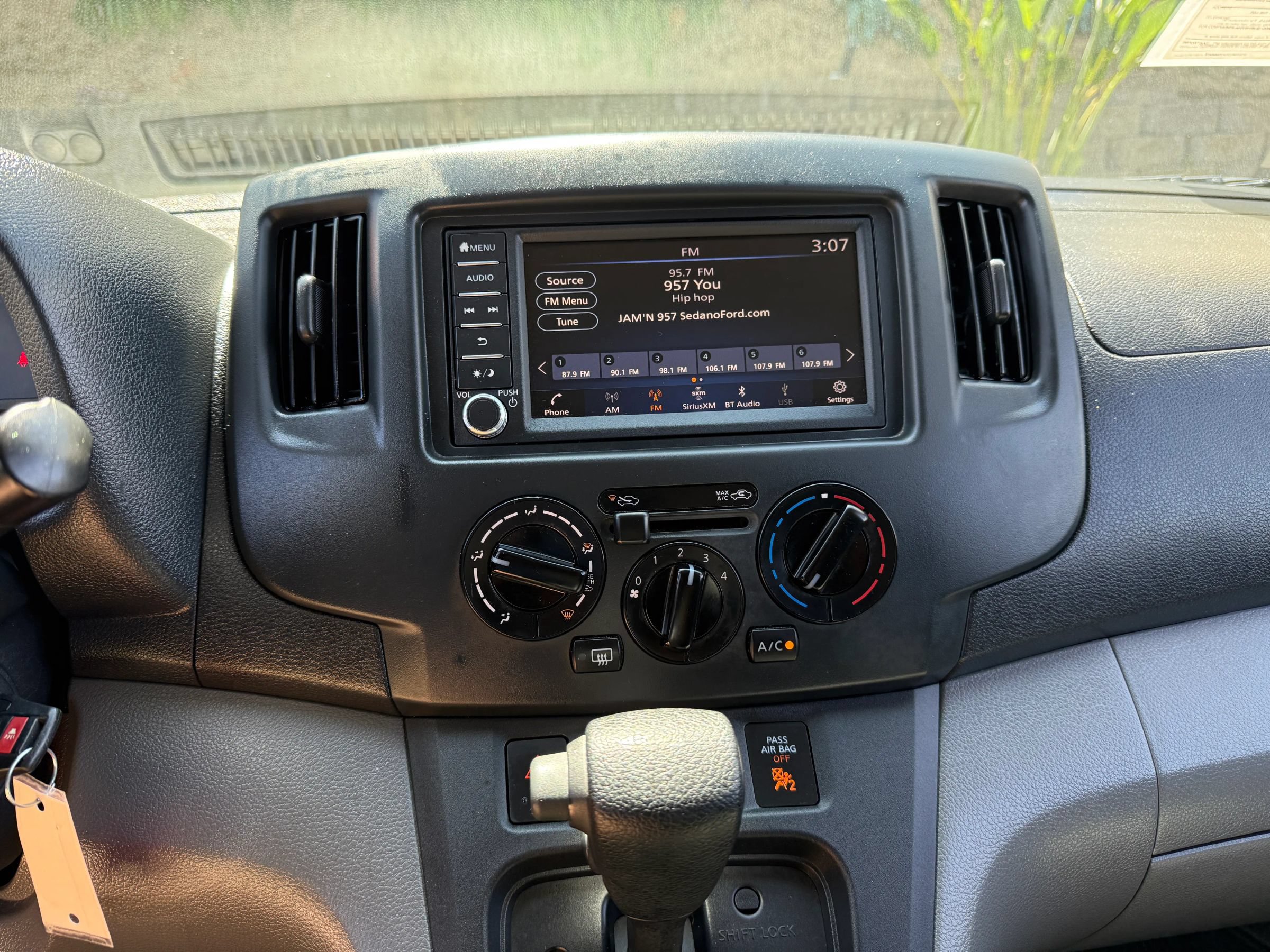 Used 2020 Nissan NV200 SV w/ Back Door Glass Package FWD image 36