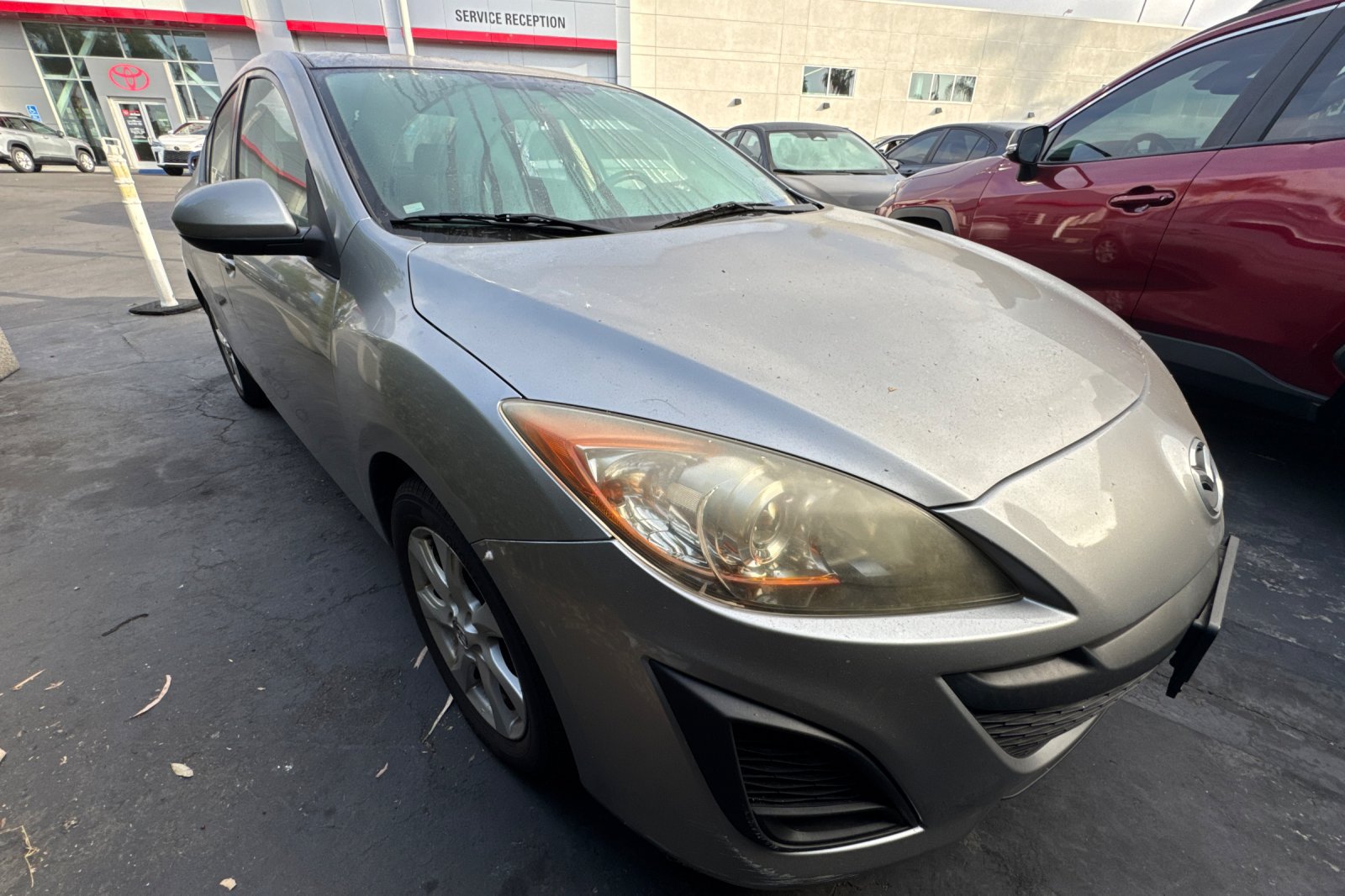 Used 2010 MAZDA MAZDA3 i Touring FWD image 2