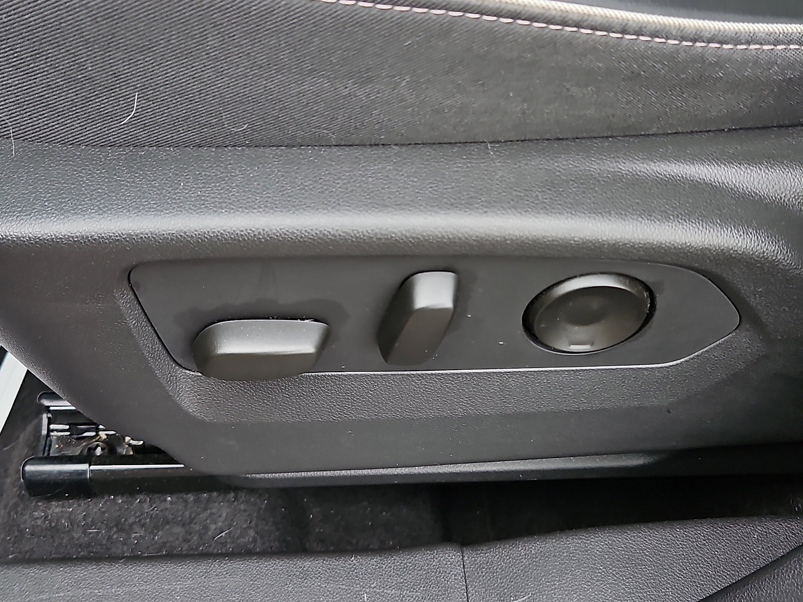 Certified 2021 Buick Envision Essence image 25