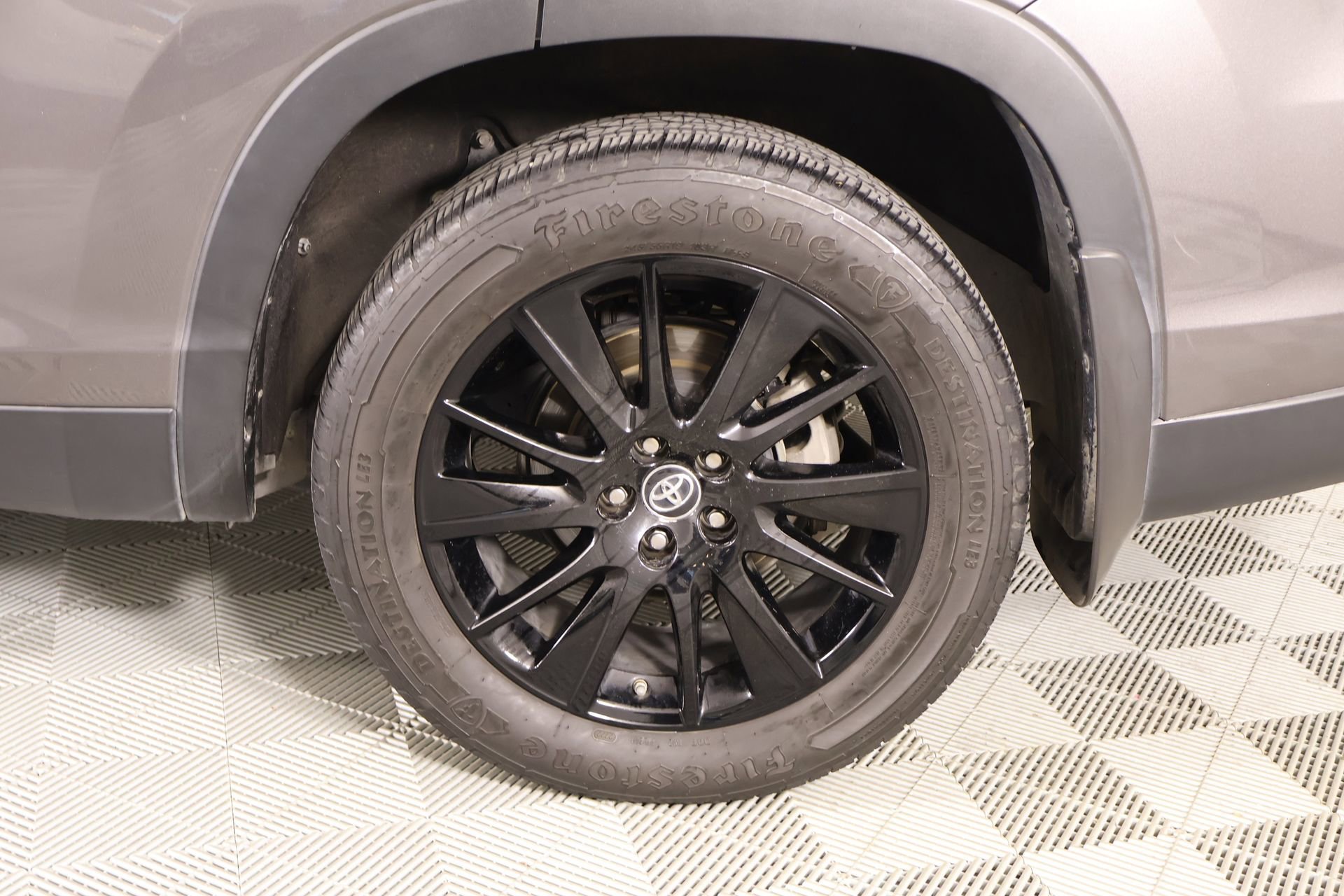 Used 2019 Toyota Highlander SE image 20