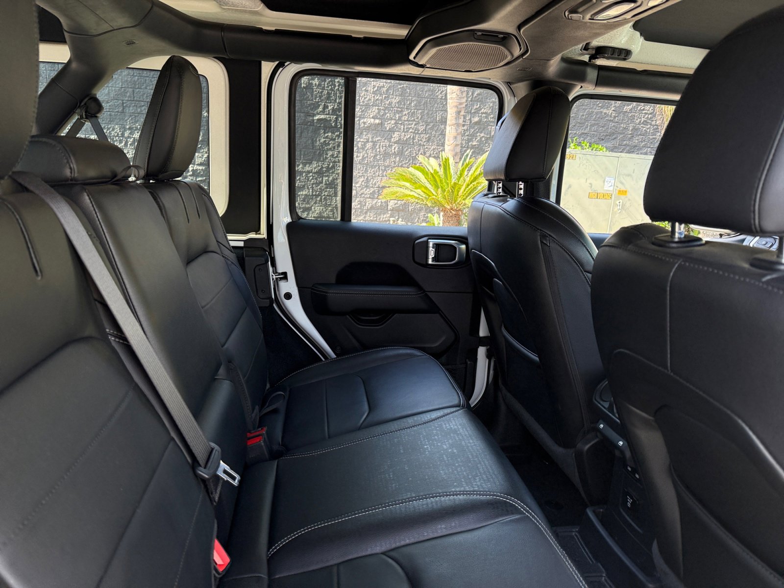 Used 2021 Jeep Wrangler Unlimited Sahara w/ Cold Weather Group image 17