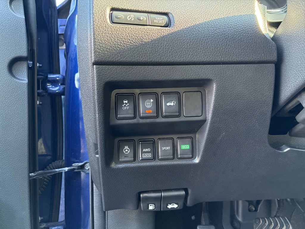 Used 2017 Nissan Rogue SL w/ SL Premium Package image 13