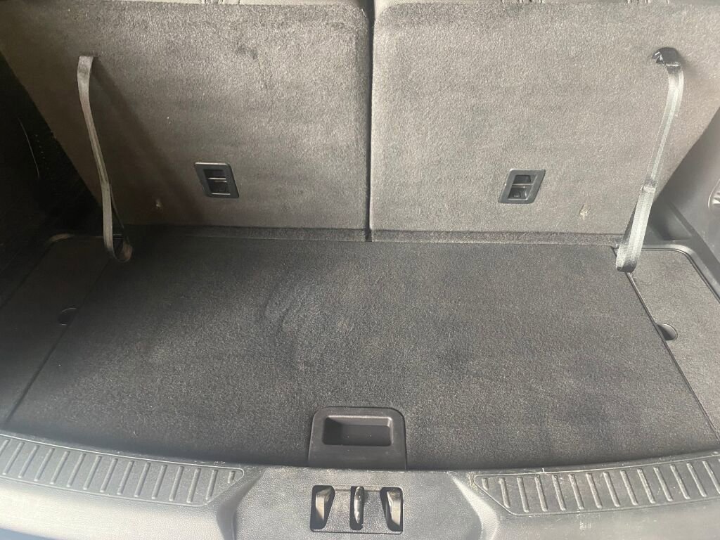 Used 2023 Ford Explorer XLT image 19