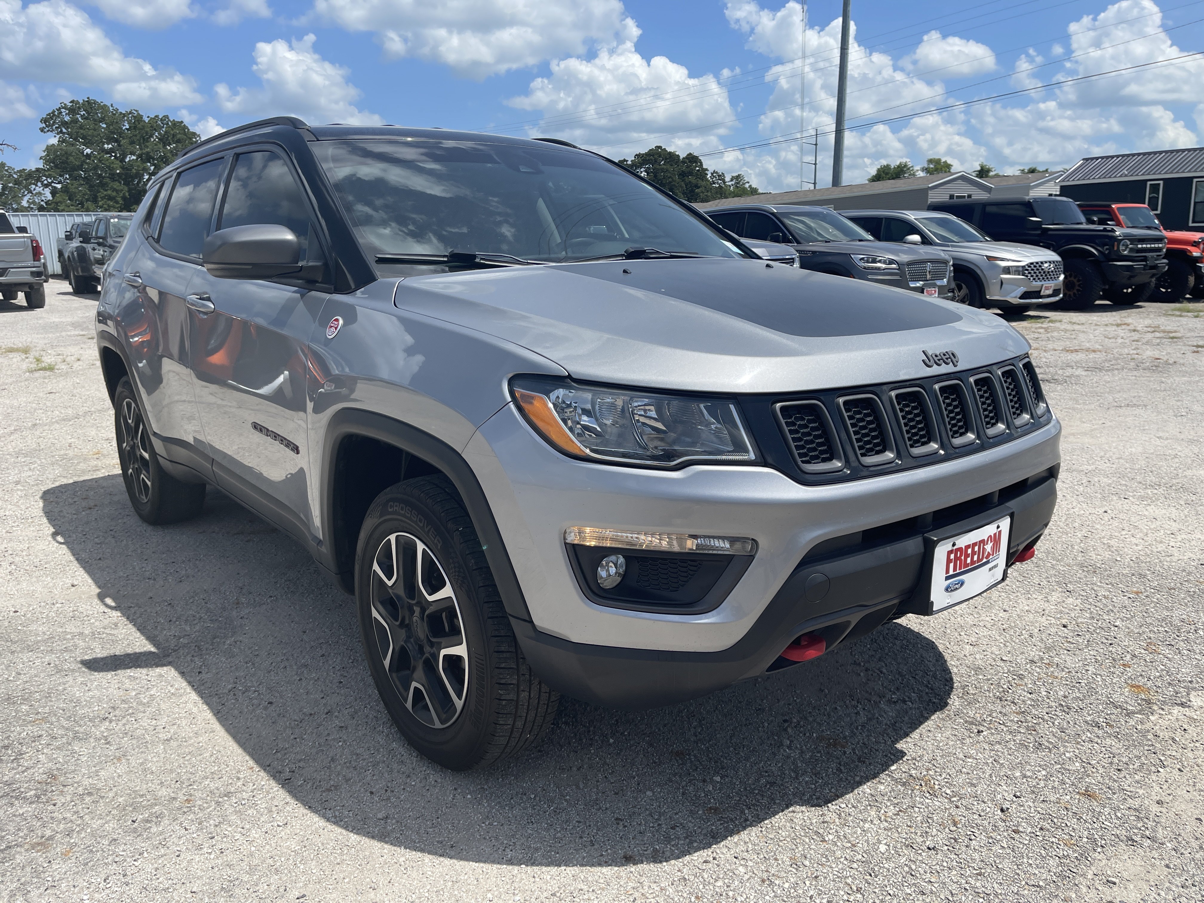 Used 2021 Jeep Compass Trailhawk AWD/4WD image 2