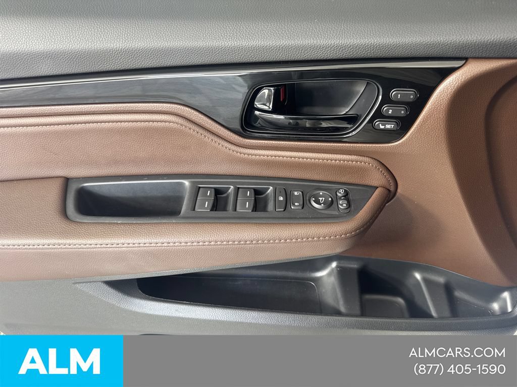 Used 2025 Honda Odyssey Elite image 13