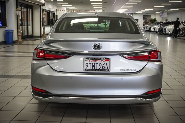 Certified 2025 Lexus ES 300h w/ Luxury Package FWD image 7