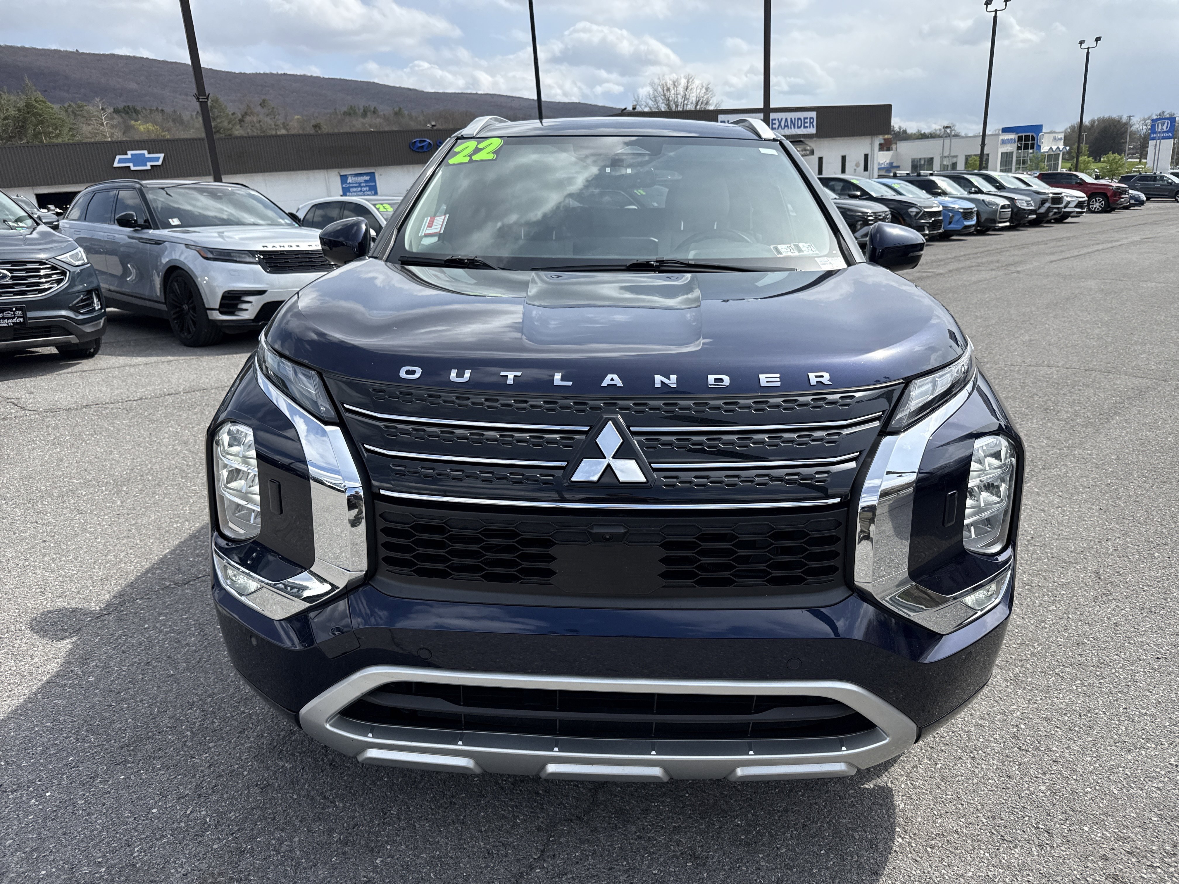 Used 2022 Mitsubishi Outlander SEL image 9