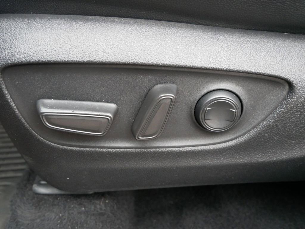 Used 2021 Toyota Highlander XLE image 37