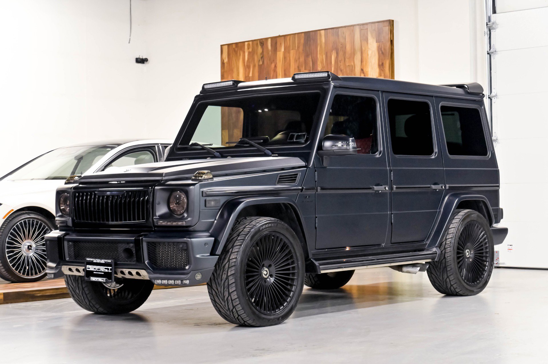 Used 2014 Mercedes-Benz G 63 AMG 4MATIC image 2