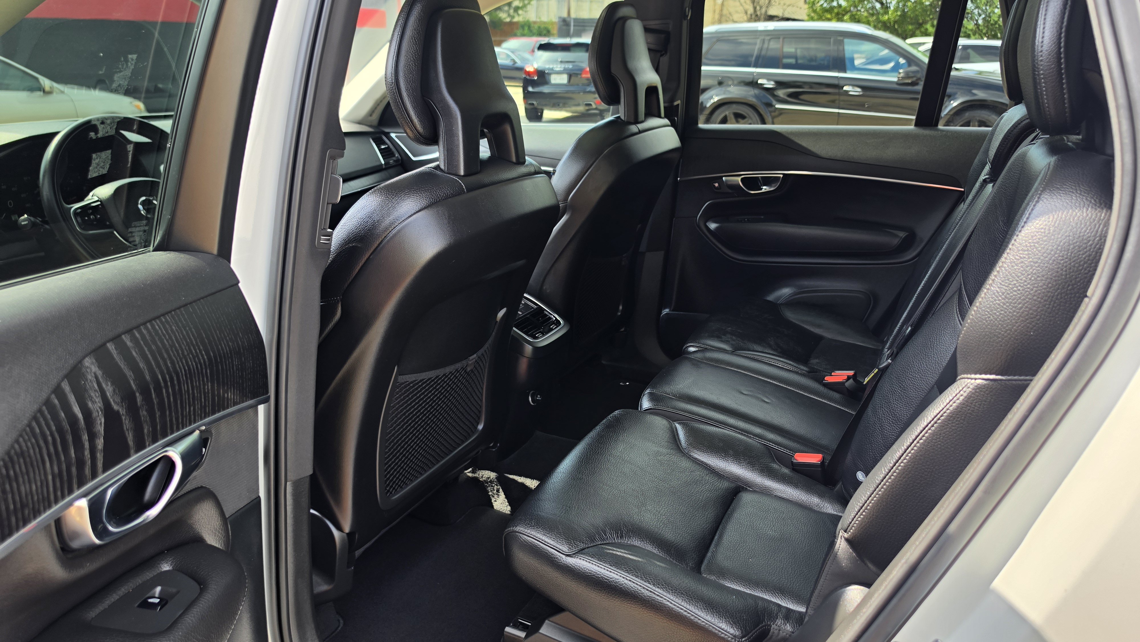 Used 2020 Volvo XC90 T6 Momentum AWD/4WD image 19