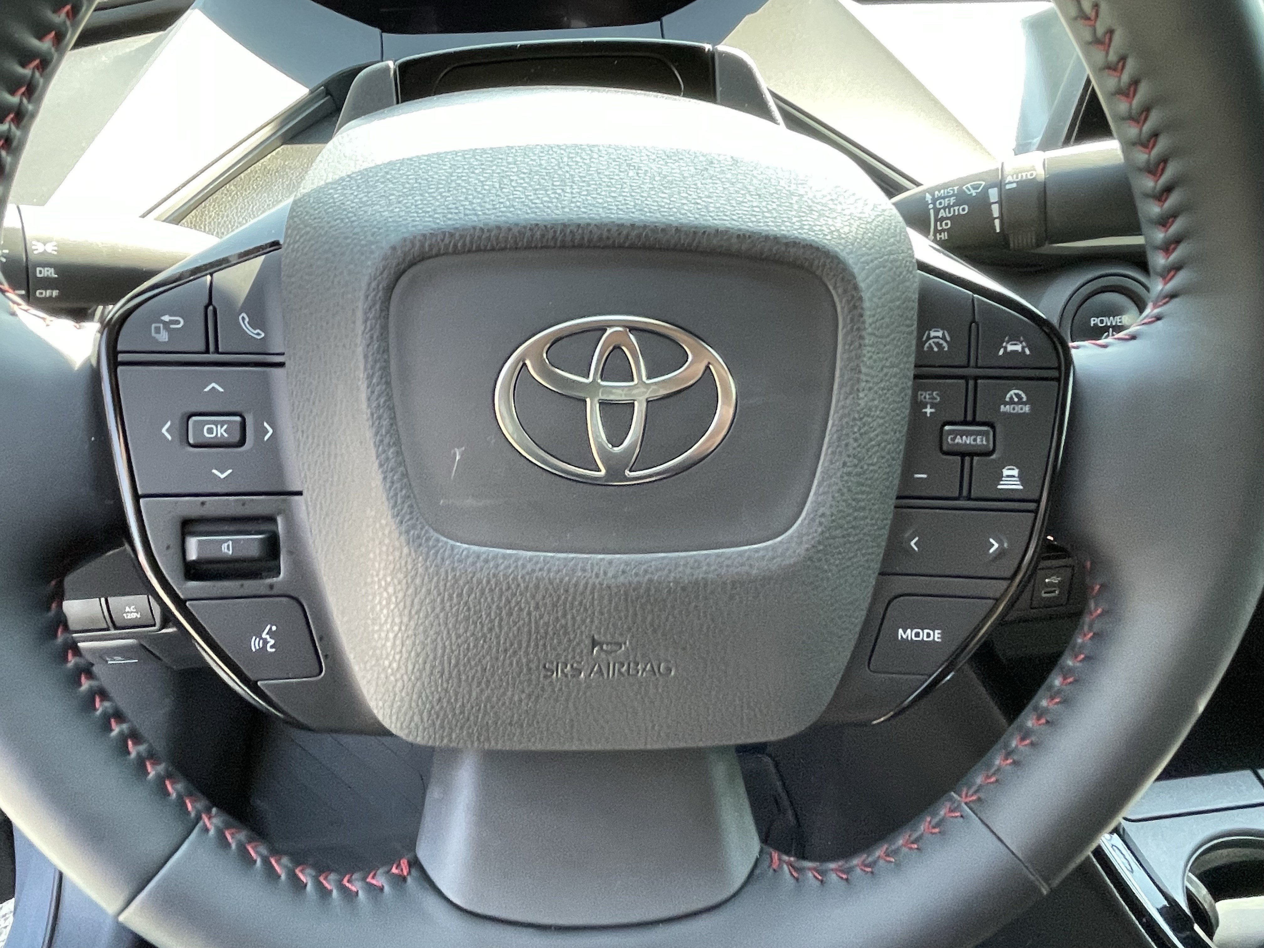 Certified 2025 Toyota Prius Plug-In Hybrid FWD image 19