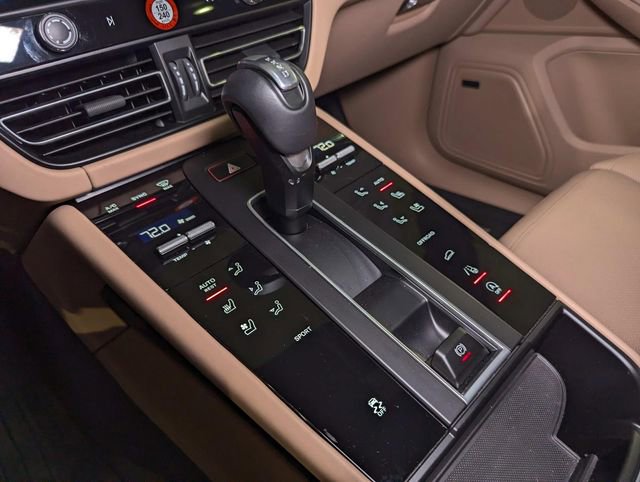 Certified 2025 Porsche Macan image 35