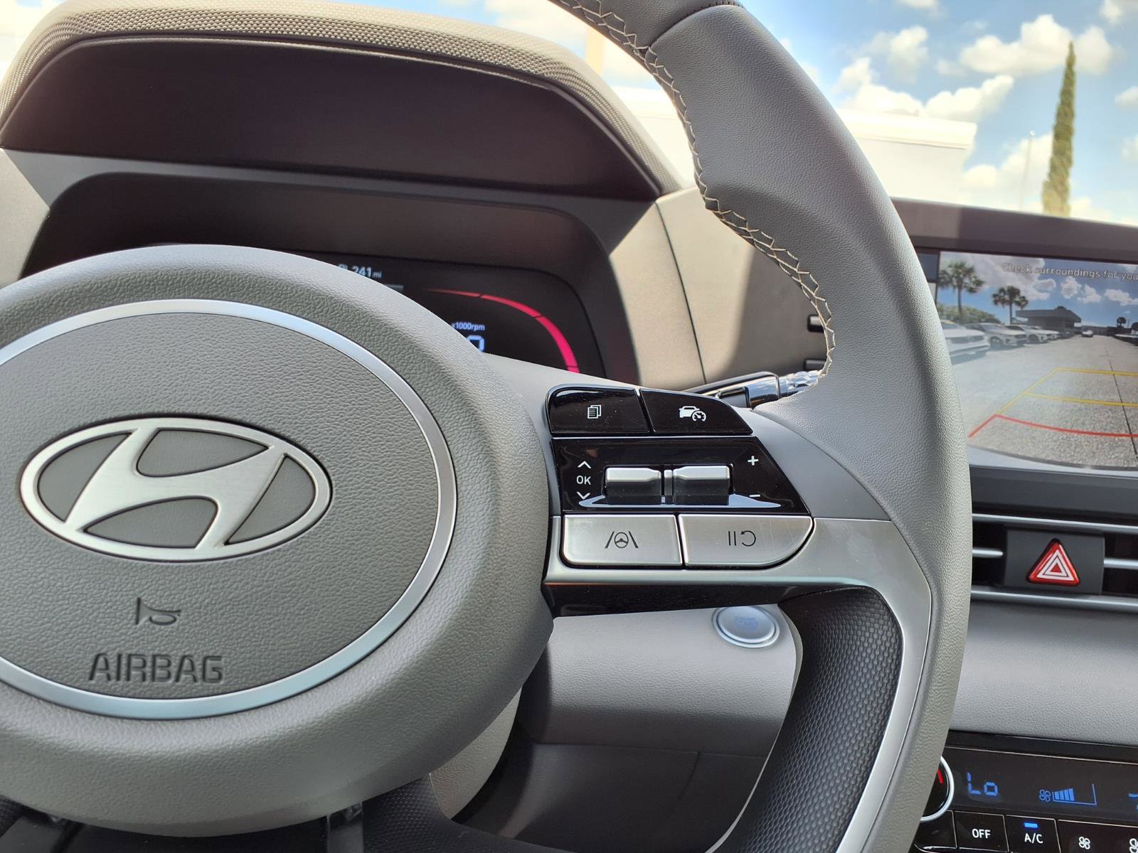 Used 2026 Hyundai Elantra Sport image 28