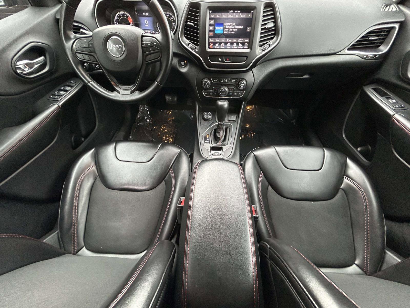 Used 2019 Jeep Cherokee Trailhawk w/ Cold Weather Group AWD/4WD image 12