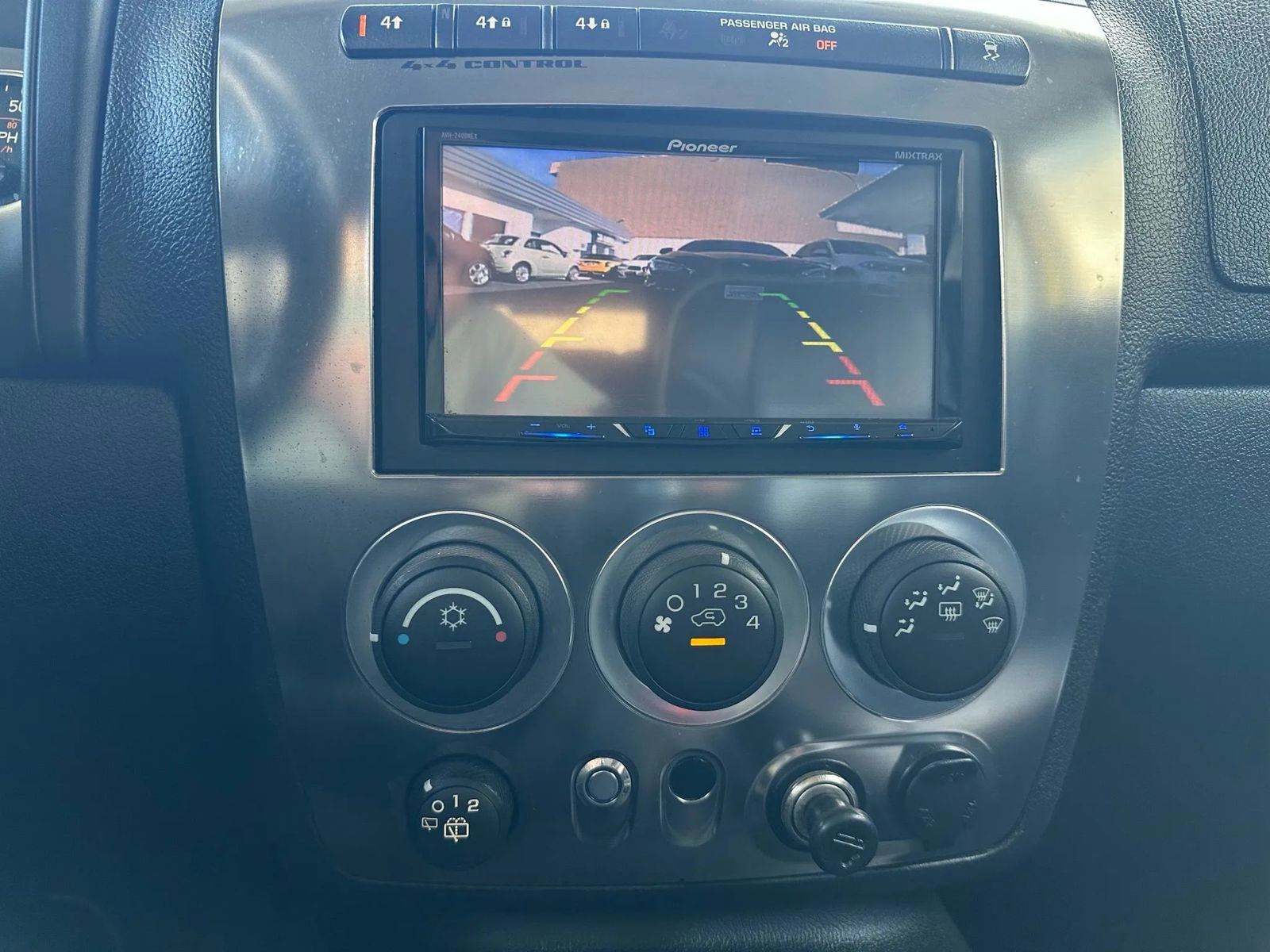 Used 2007 HUMMER H3 Luxury image 36