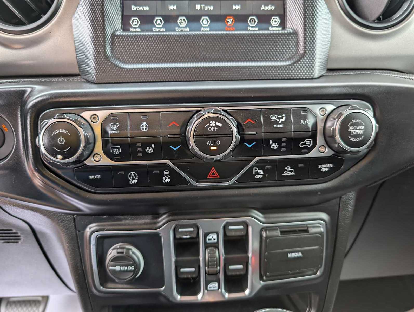 Used 2020 Jeep Gladiator Sport w/ Quick Order Package 24S AWD/4WD image 32