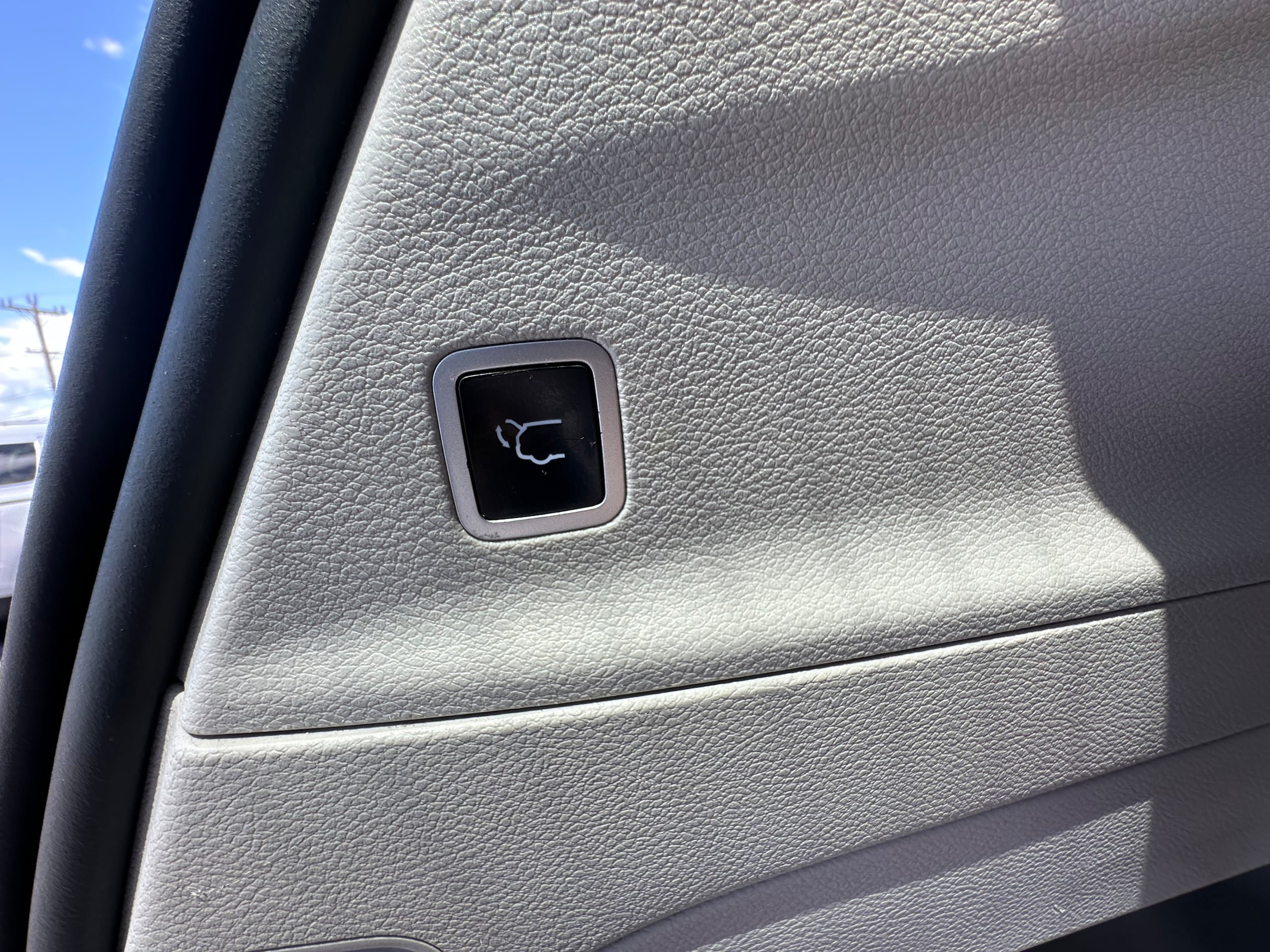 Used 2020 Chrysler Pacifica Touring-L Plus FWD image 7