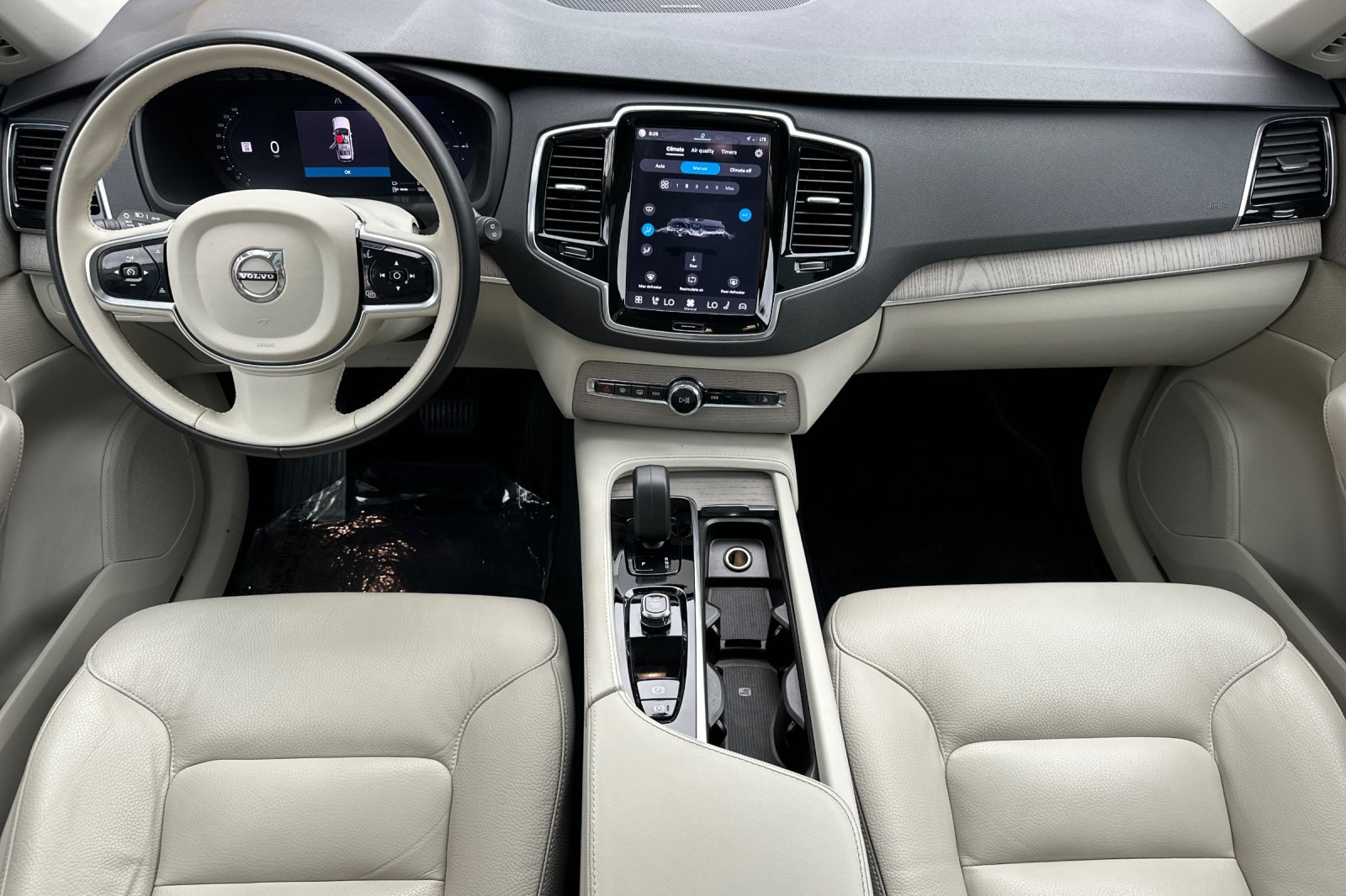 Used 2025 Volvo XC90 T8 Plus AWD/4WD image 15