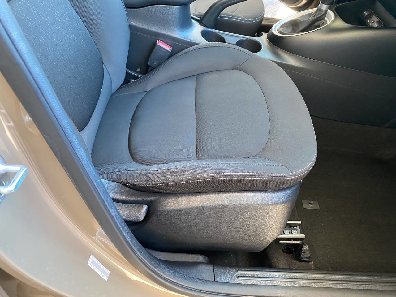 Used 2015 Kia Soul Base 4dr Crossover 6A FWD image 31