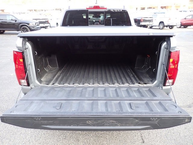 Used 2024 Chevrolet Colorado LT w/ LT Convenience Package II image 7