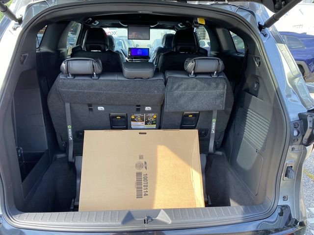 New 2026 Toyota Sienna Platinum AWD/4WD image 4