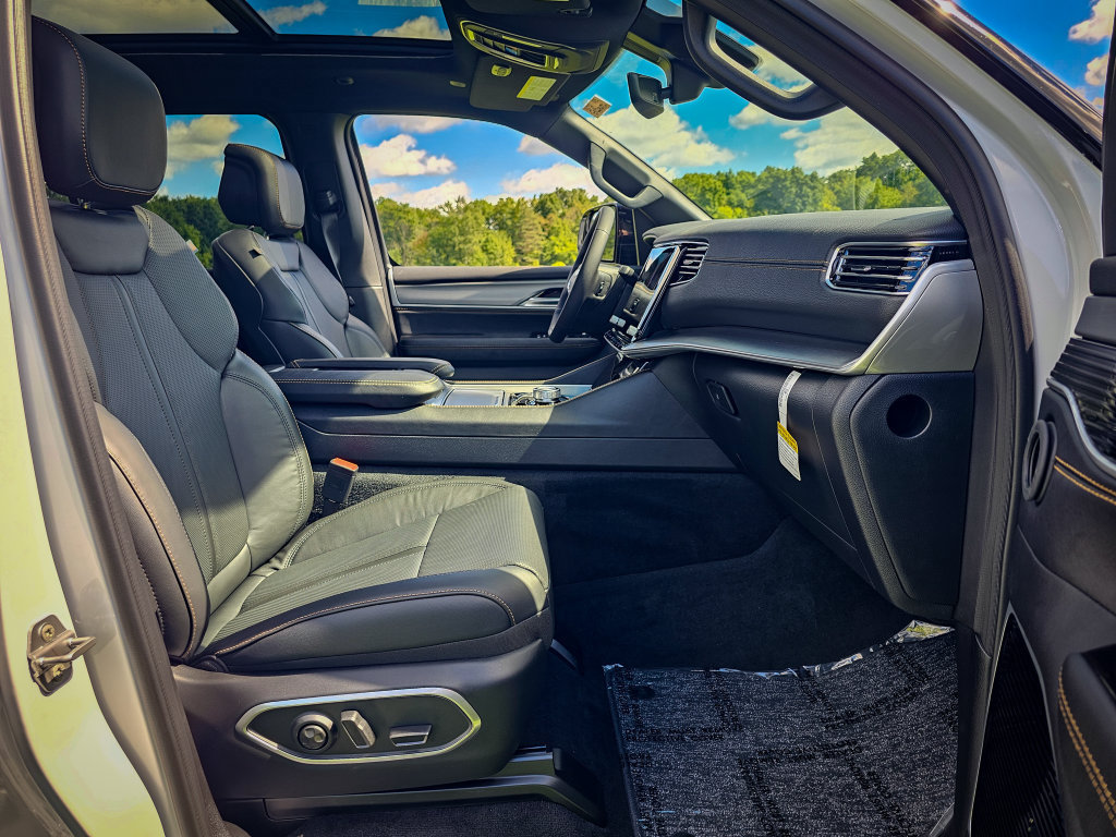 New 2026 Jeep Grand Wagoneer 4WD image 45