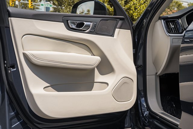 New 2026 Volvo XC60 B5 Ultra w/ Climate Package image 33