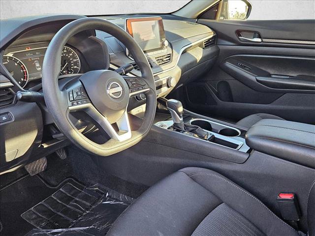 Used 2024 Nissan Altima 2.5 SV image 10