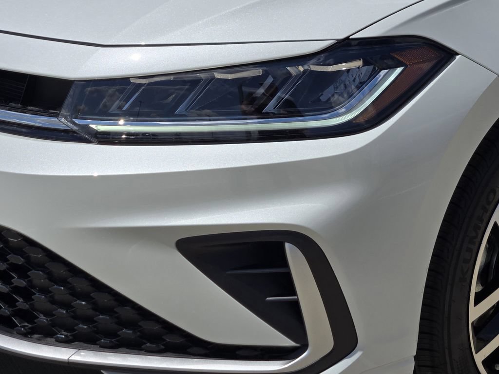 New 2027 Volkswagen Jetta SE FWD image 7