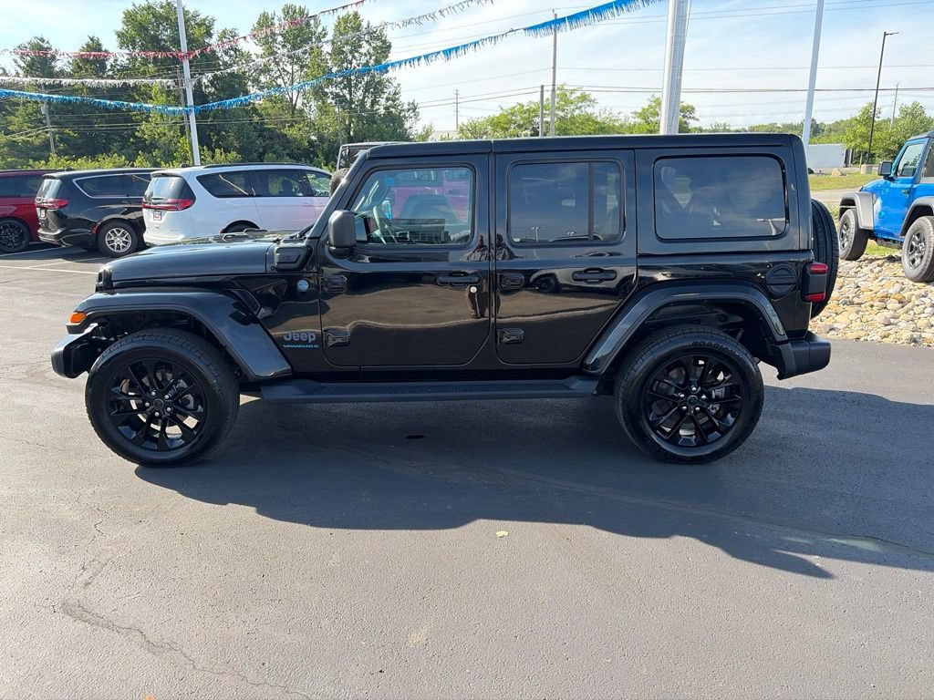 Used 2025 Jeep Wrangler Unlimited Sahara AWD/4WD image 9