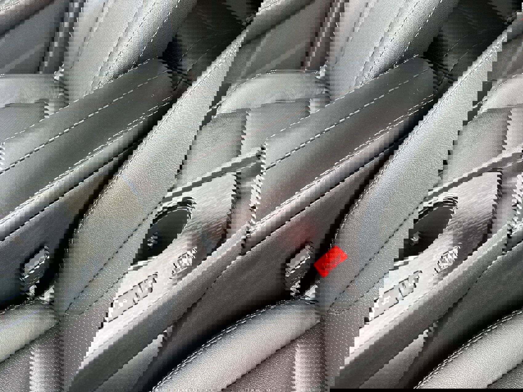 Used 2023 Nissan Rogue SV image 20