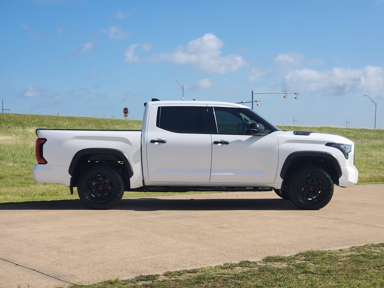 Used 2022 Toyota Tundra TRD Pro AWD/4WD image 7