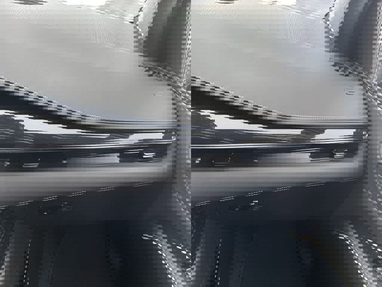 Used 2023 Cadillac Escalade V w/ LPO, ONYX Package image 16