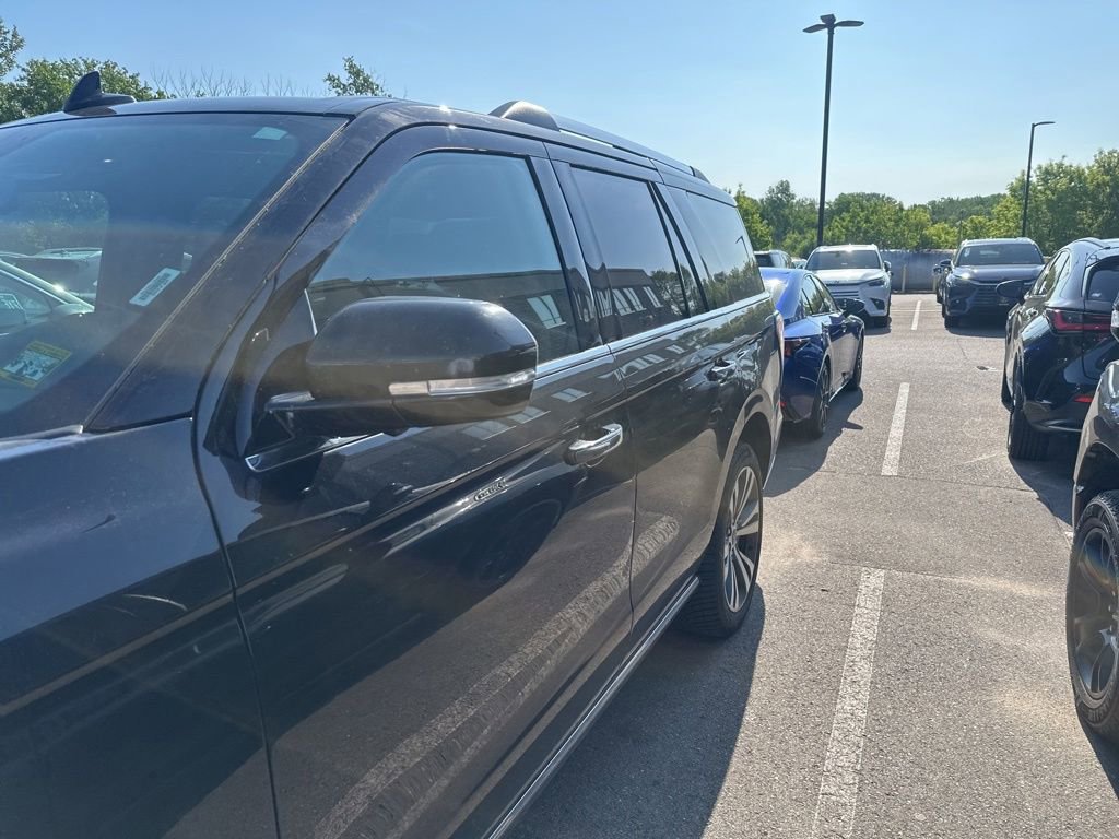 Used 2020 Ford Expedition Limited w/ Equipment Group 302A AWD/4WD image 7