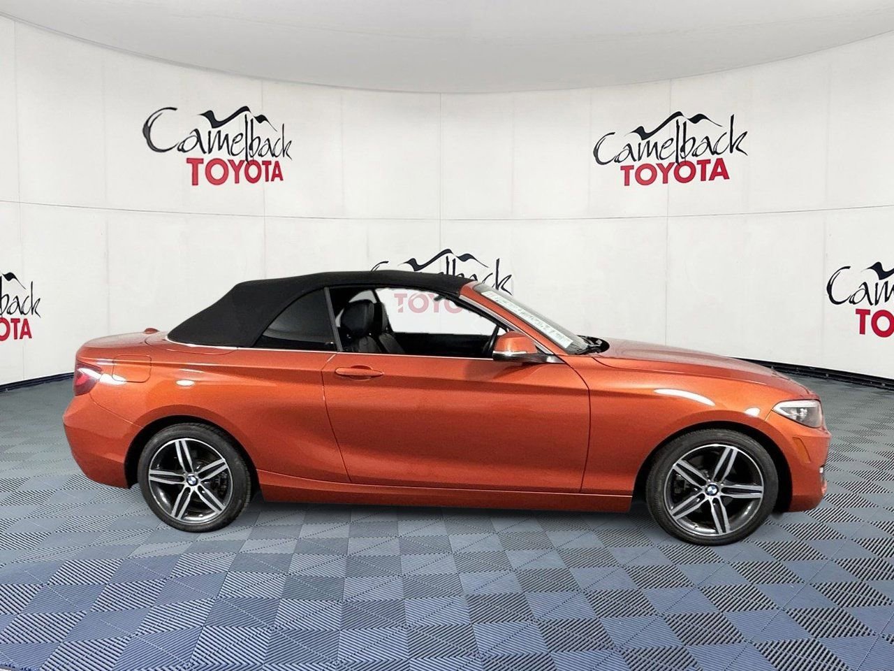 Used 2017 BMW 230i Convertible image 8