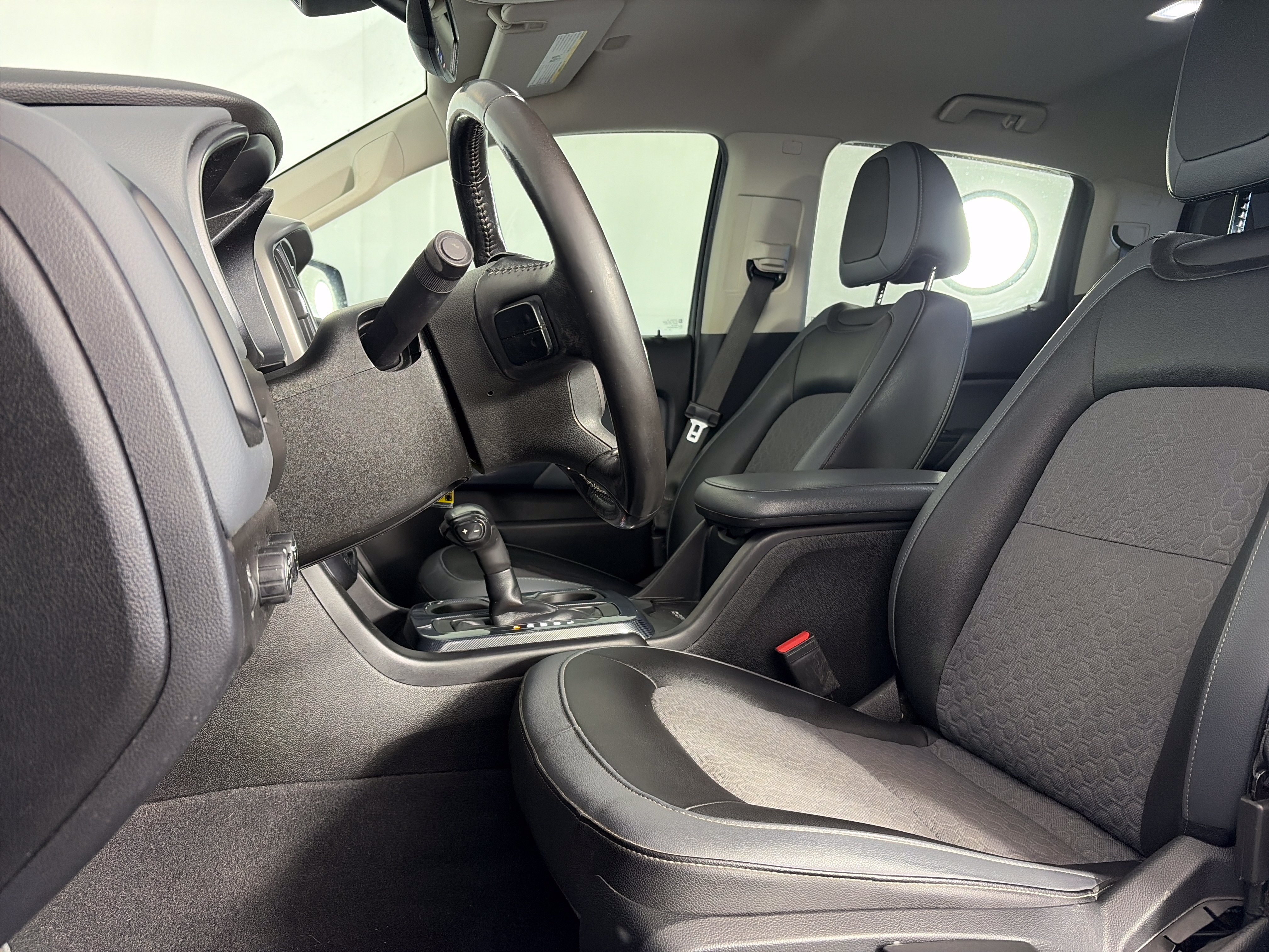 Used 2019 Chevrolet Colorado Z71 AWD/4WD image 6