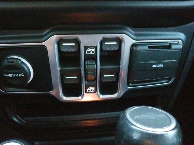 Used 2020 Jeep Gladiator Overland image 25