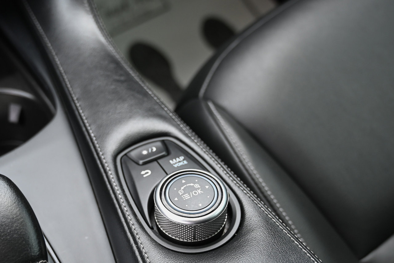 Used 2019 INFINITI QX50 Luxe w/ Navigation Package image 18