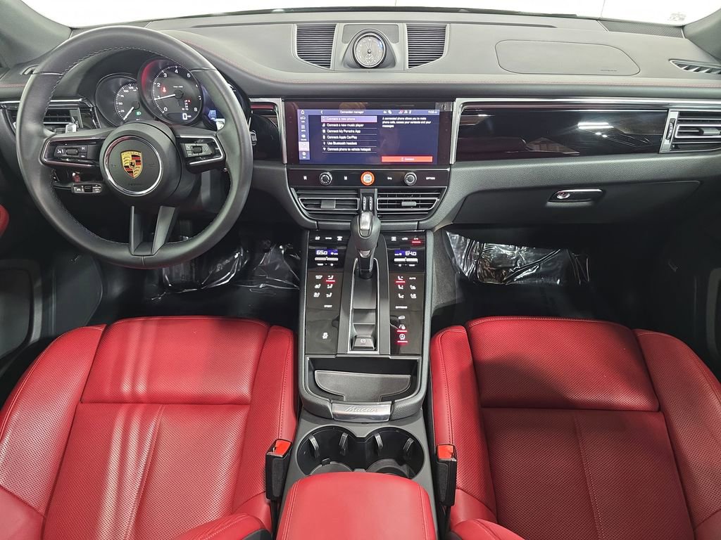 Used 2025 Porsche Macan image 13