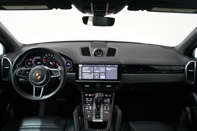 Used 2021 Porsche Cayenne AWD/4WD image 12