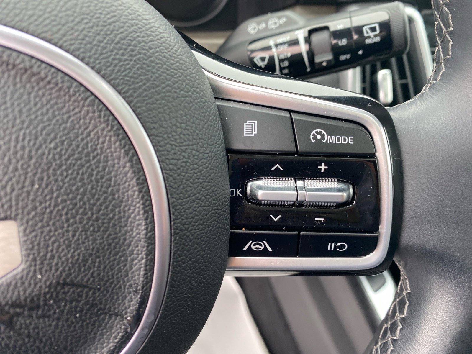 Certified 2023 Kia Sorento S w/ Panoramic Sunroof Package image 20